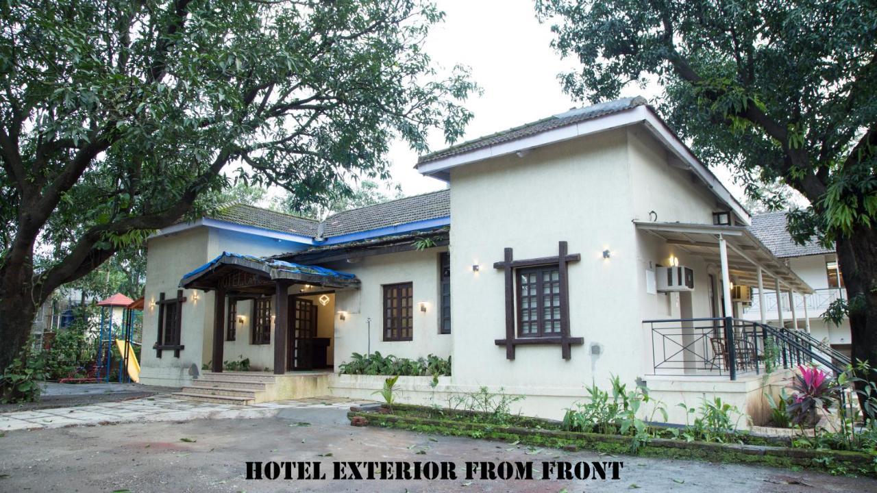 Hotel Girija Khandāla Екстериор снимка
